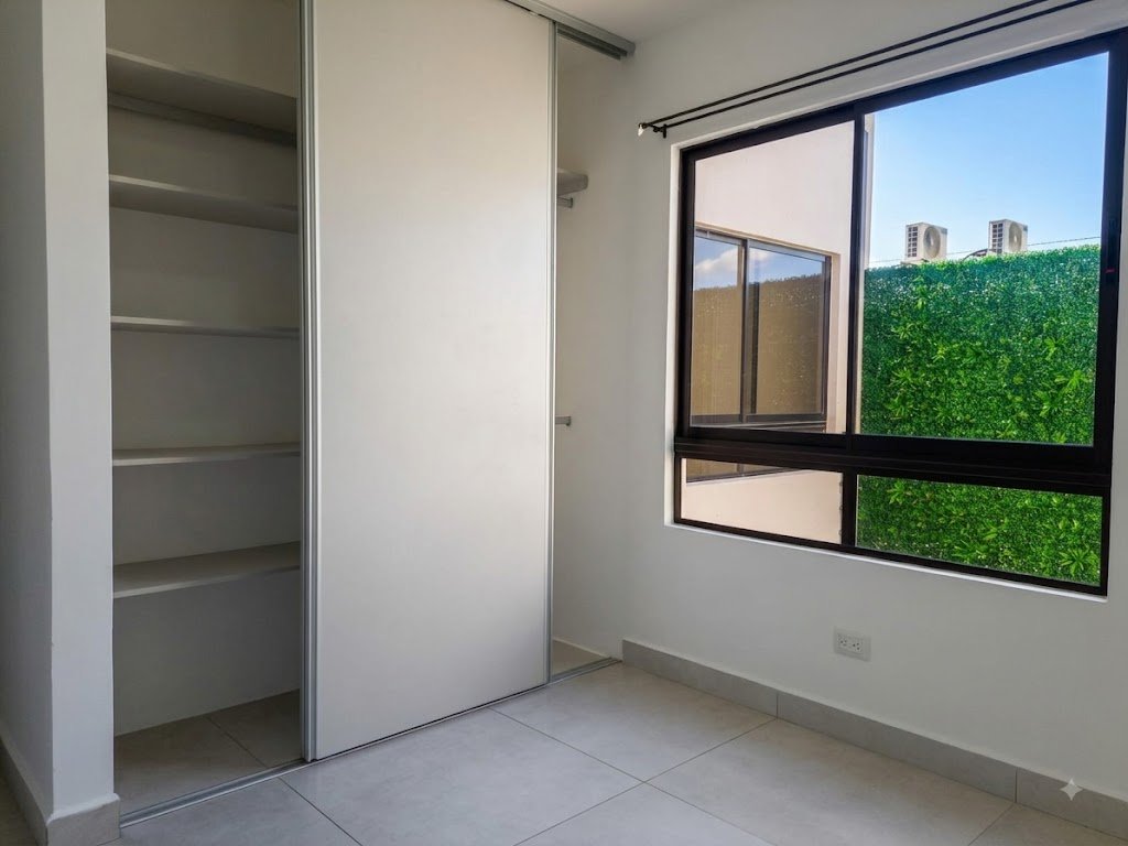 Apto 2da Planta en Condominio Francisco, La Aurora – ¡Pet Friendly!
