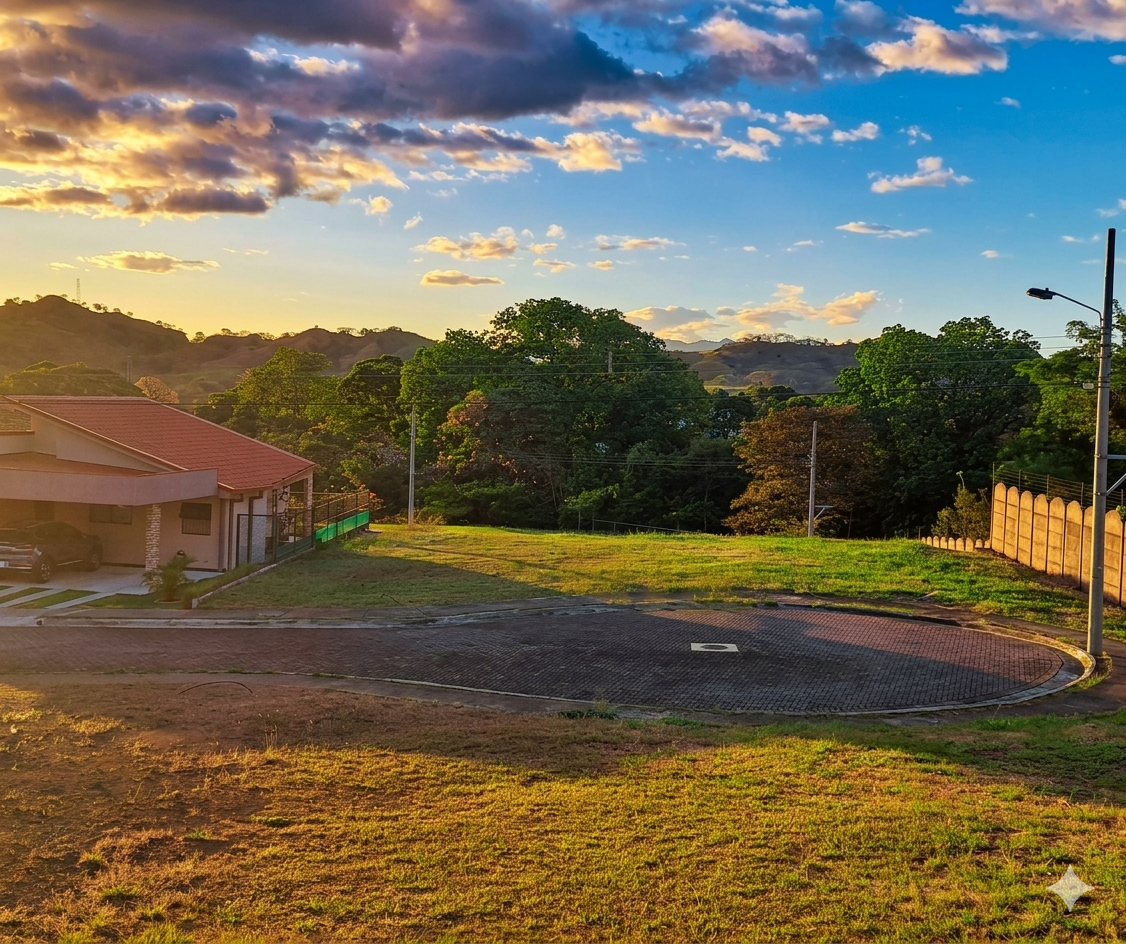 Venta de Terreno en Condominio en Las Vueltas de la Guacima, Alajuela!
