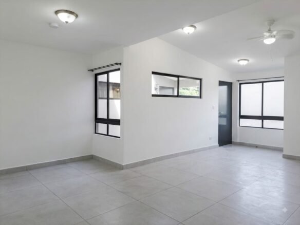 Apto 2da Planta en Condominio Francisco, La Aurora – ¡Pet Friendly!