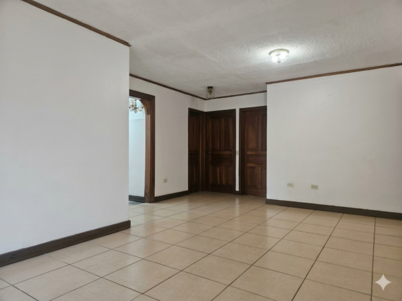 Venta de Casa en Rohrmoser @