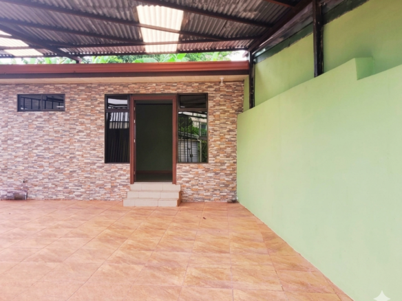 Venta de Casa en Residencial en Alajuelita!