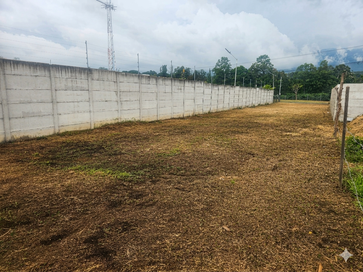 OPORTUNIDAD: Lote Plano de 450 m² en Santa Bárbara con Vista a la Montaña – ¡Listo para Construir!