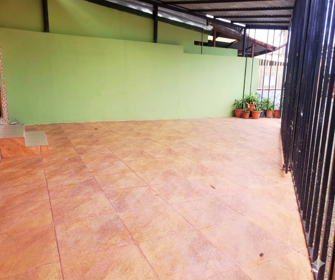 Venta de Casa en Residencial en Alajuelita!