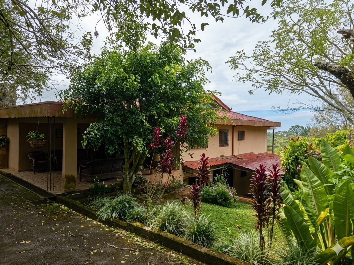 PRECIO SOLO POR EL MES DE OCTUBRE Casa de Montaña en San Rafael de Heredia | 400 m² + 6.288 m² de Terreno | Vistas